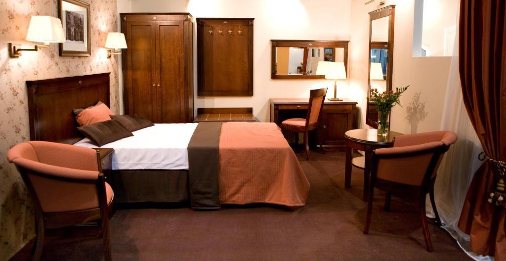 Hotel Kasyno 亚罗钦 客房 照片